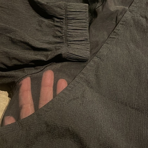 Lululemon In Deth - Picture 5 of 10